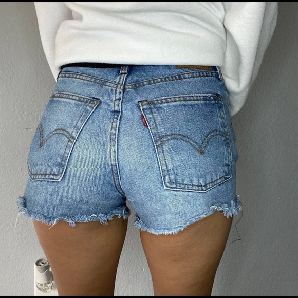 Levi’s denim shorts - Picture 2 of 4